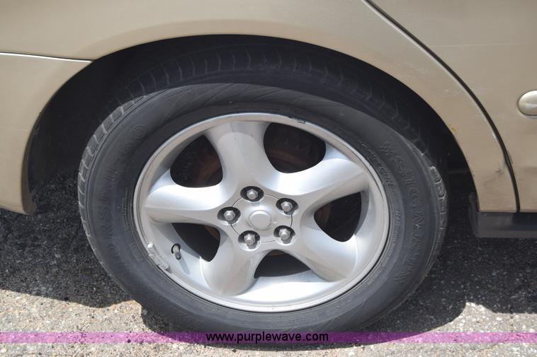 image for item J6699 2000 Ford Taurus SE