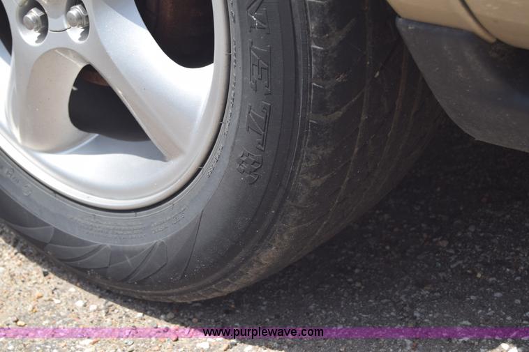 image for item J6699 2000 Ford Taurus SE