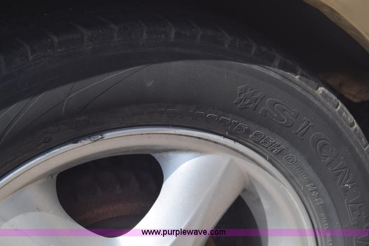 image for item J6699 2000 Ford Taurus SE