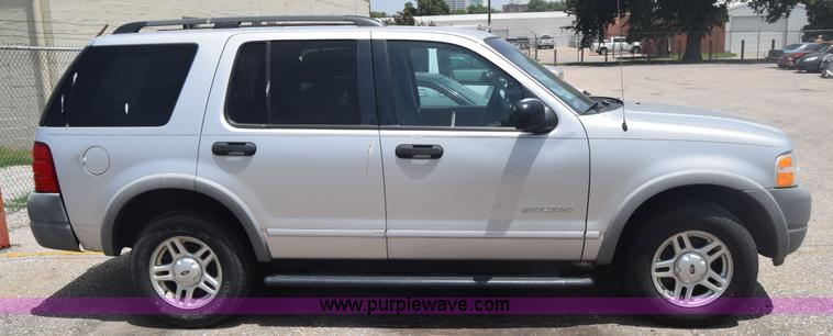image for item J6700 2002 Ford Explorer XLS SUV