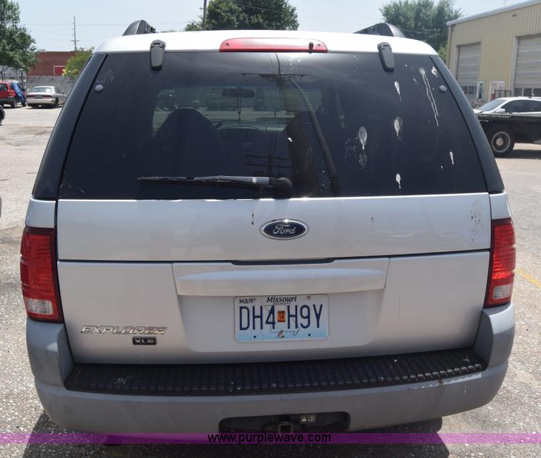image for item J6700 2002 Ford Explorer XLS SUV