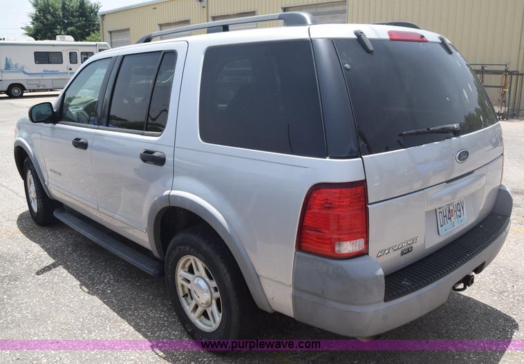 image for item J6700 2002 Ford Explorer XLS SUV