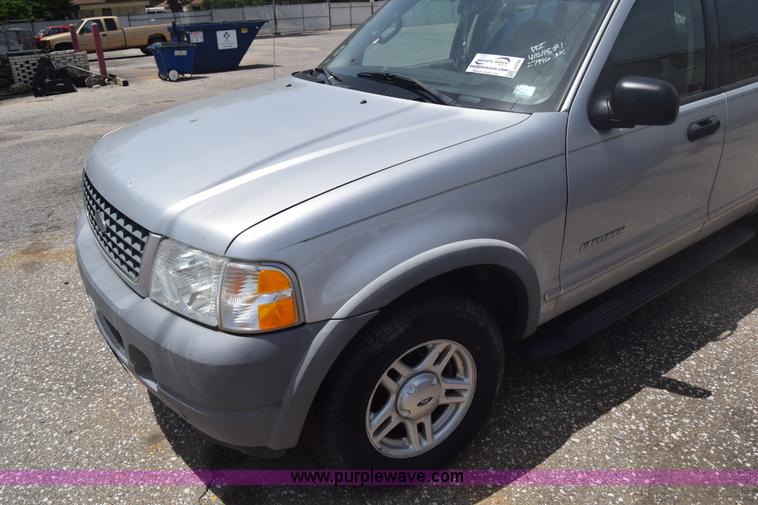 image for item J6700 2002 Ford Explorer XLS SUV