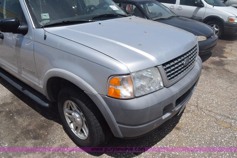 image for item J6700 2002 Ford Explorer XLS SUV