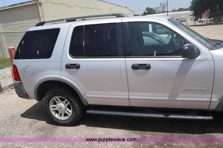 image for item J6700 2002 Ford Explorer XLS SUV