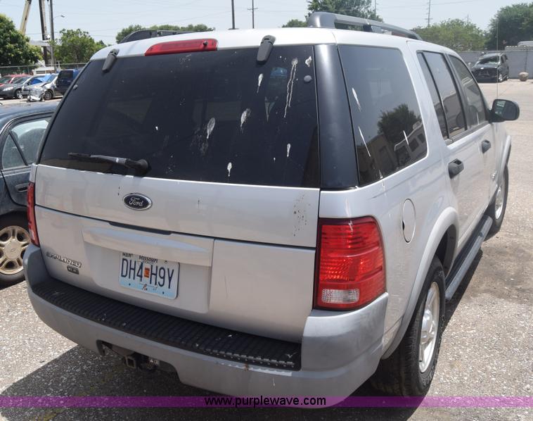 image for item J6700 2002 Ford Explorer XLS SUV