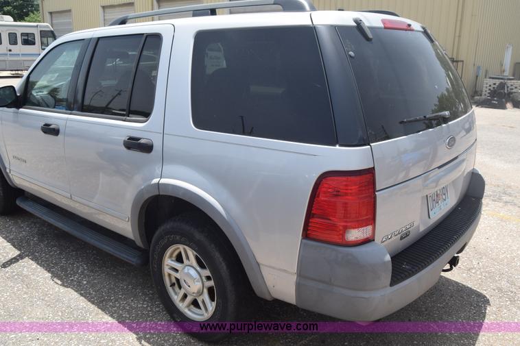 image for item J6700 2002 Ford Explorer XLS SUV