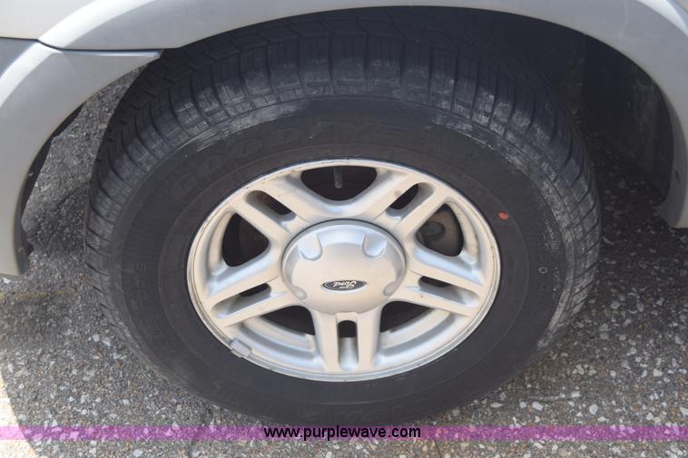 image for item J6700 2002 Ford Explorer XLS SUV