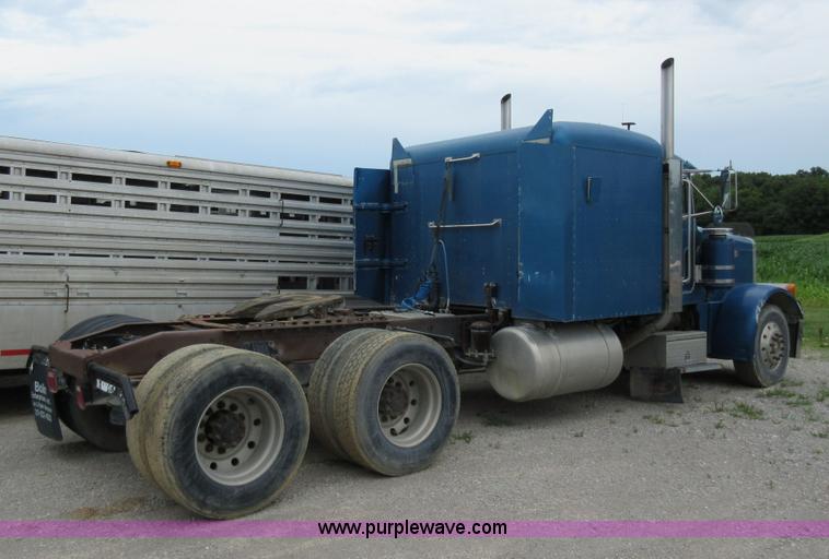 image for item AO9140 1994 Peterbilt 379 semi truck