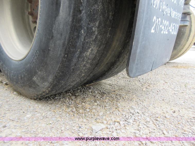 image for item AO9140 1994 Peterbilt 379 semi truck