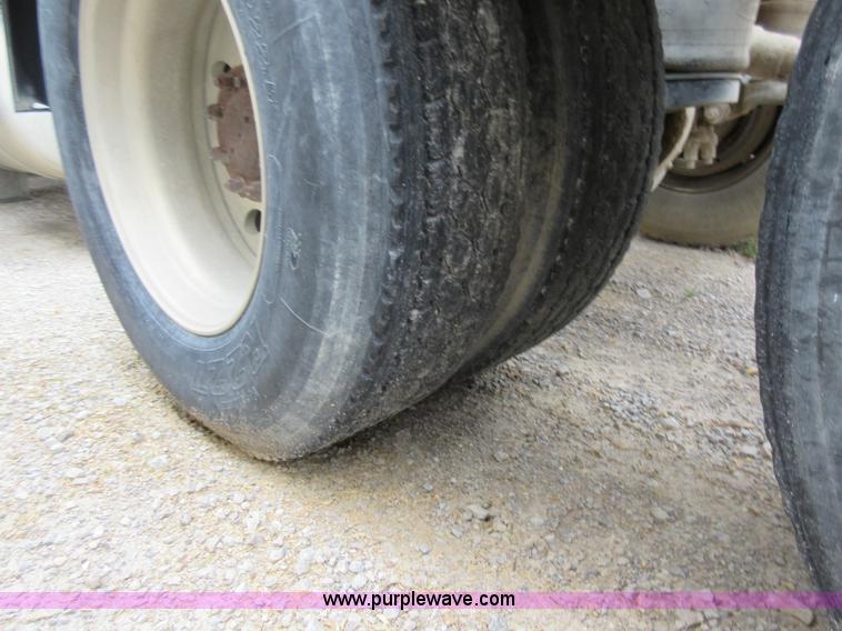 image for item AO9140 1994 Peterbilt 379 semi truck