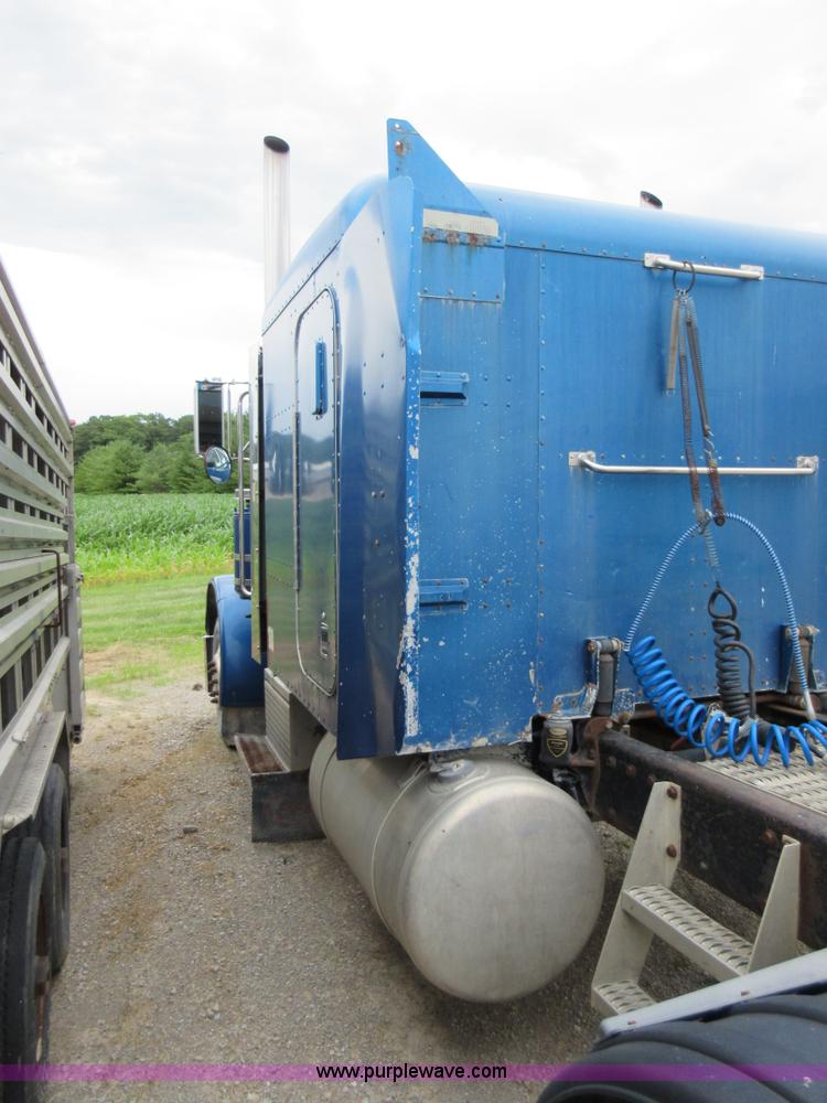 image for item AO9140 1994 Peterbilt 379 semi truck