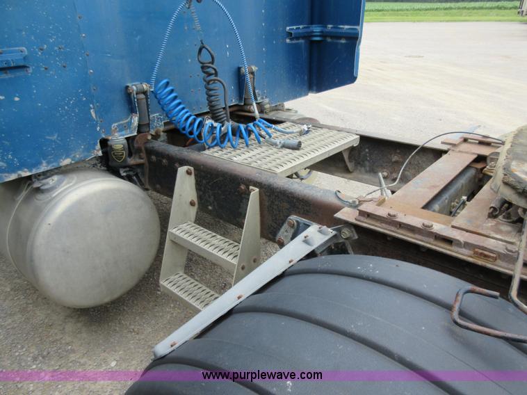 image for item AO9140 1994 Peterbilt 379 semi truck