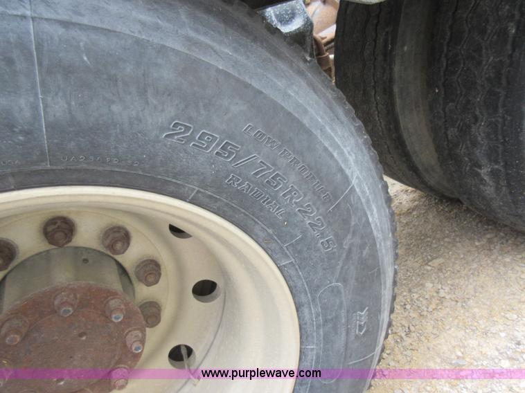 image for item AO9140 1994 Peterbilt 379 semi truck