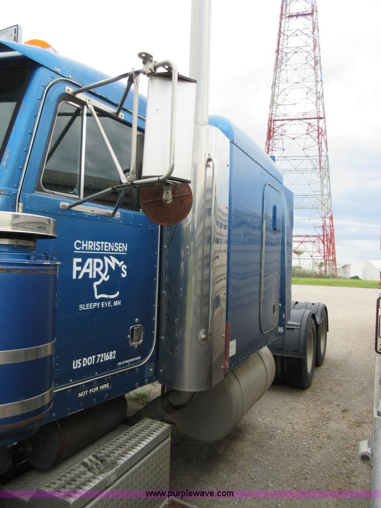 image for item AO9140 1994 Peterbilt 379 semi truck