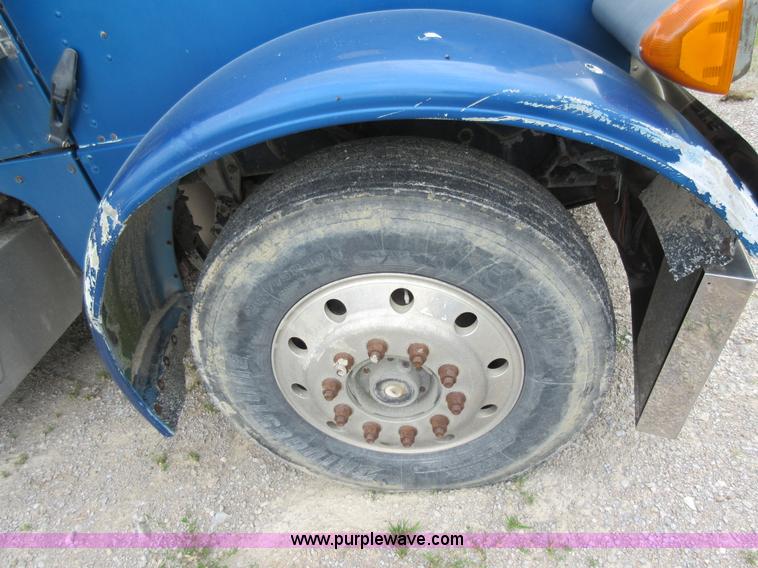 image for item AO9140 1994 Peterbilt 379 semi truck