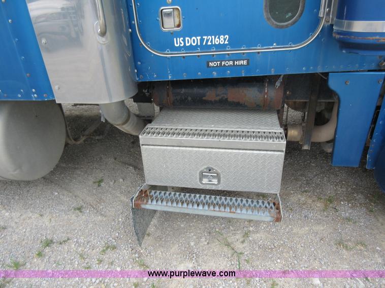 image for item AO9140 1994 Peterbilt 379 semi truck