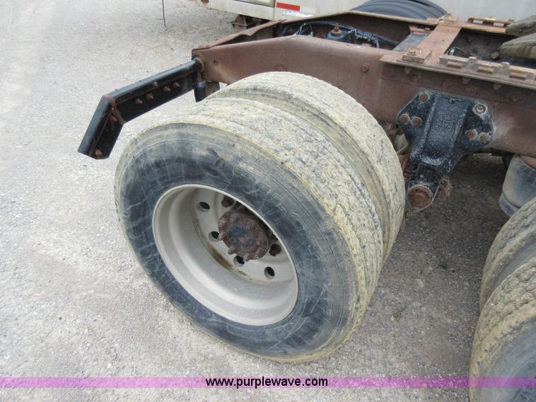 image for item AO9140 1994 Peterbilt 379 semi truck