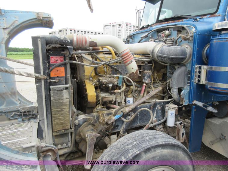 image for item AO9140 1994 Peterbilt 379 semi truck