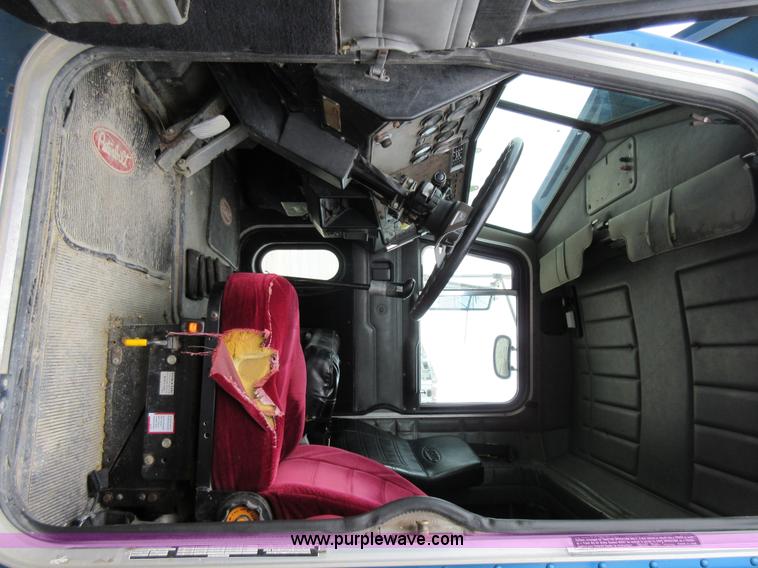 image for item AO9140 1994 Peterbilt 379 semi truck
