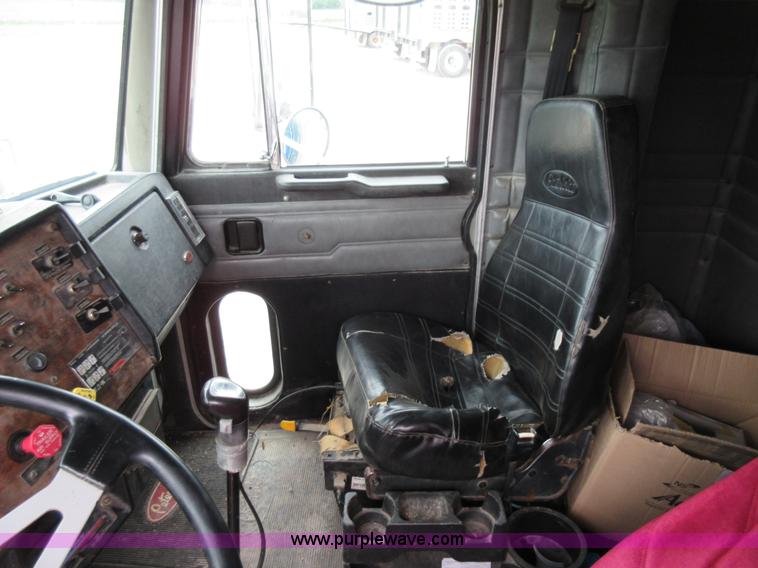 image for item AO9140 1994 Peterbilt 379 semi truck