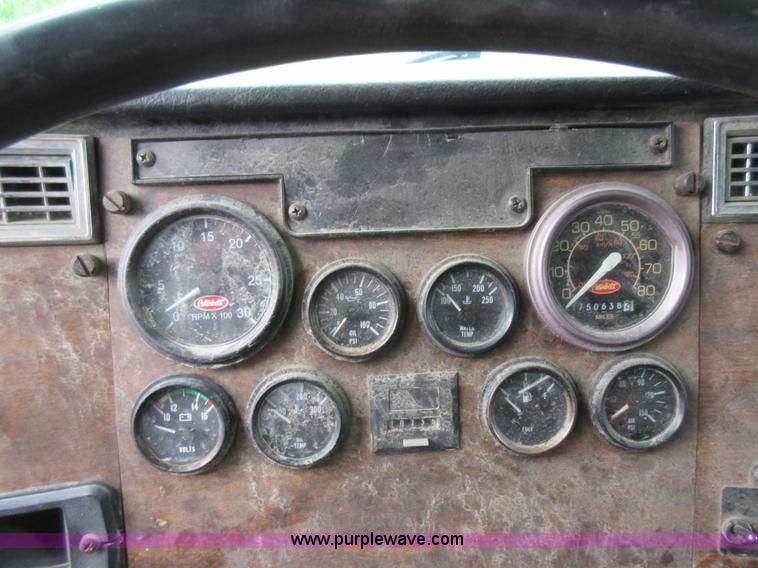 image for item AO9140 1994 Peterbilt 379 semi truck