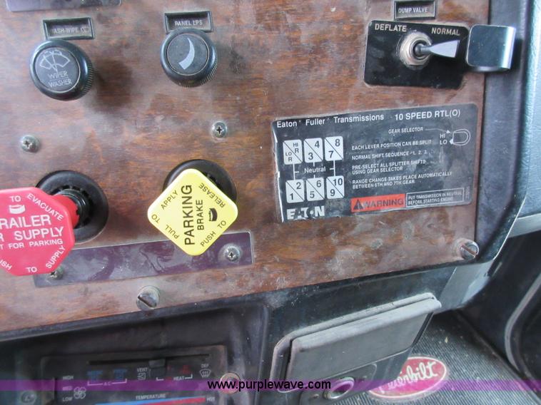 image for item AO9140 1994 Peterbilt 379 semi truck