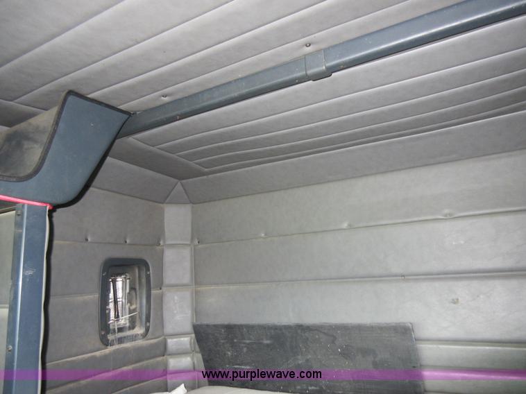 image for item AO9140 1994 Peterbilt 379 semi truck