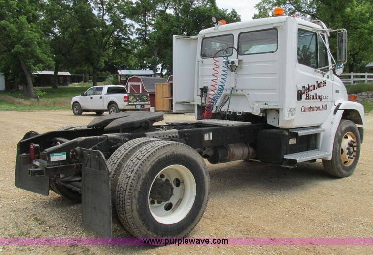 image for item BS9187 1998 Freightliner FL70 semi truck