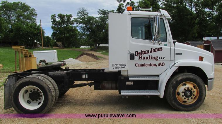 image for item BS9187 1998 Freightliner FL70 semi truck