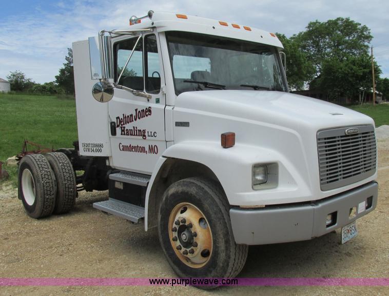 image for item BS9187 1998 Freightliner FL70 semi truck