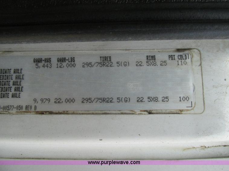 image for item BS9187 1998 Freightliner FL70 semi truck