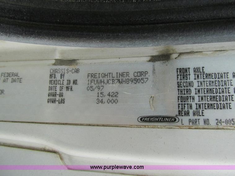 image for item BS9187 1998 Freightliner FL70 semi truck