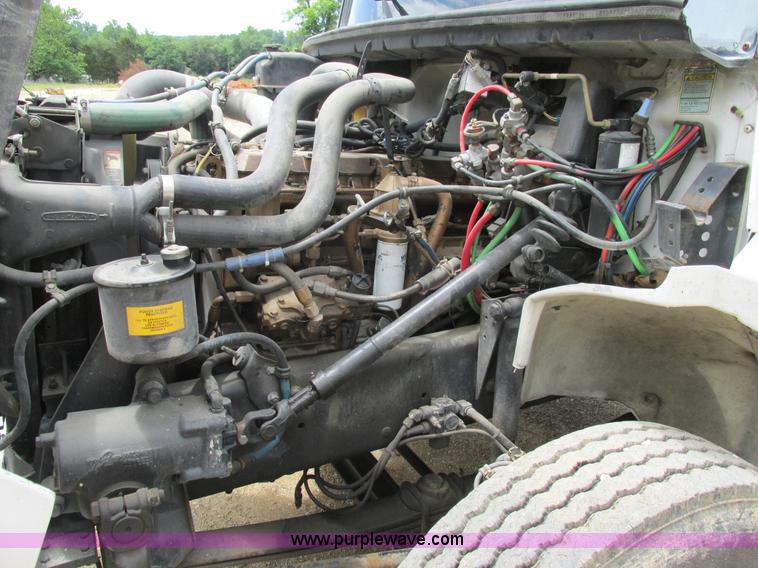 image for item BS9187 1998 Freightliner FL70 semi truck