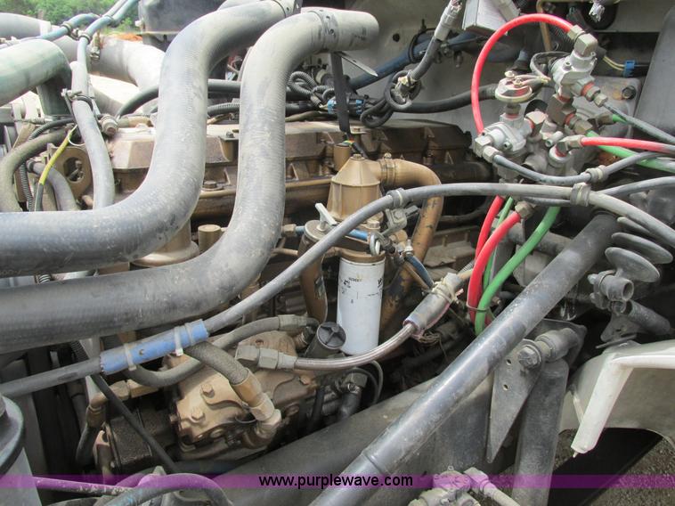 image for item BS9187 1998 Freightliner FL70 semi truck