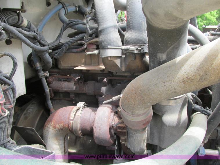 image for item BS9187 1998 Freightliner FL70 semi truck