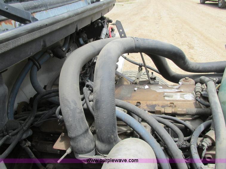 image for item BS9187 1998 Freightliner FL70 semi truck