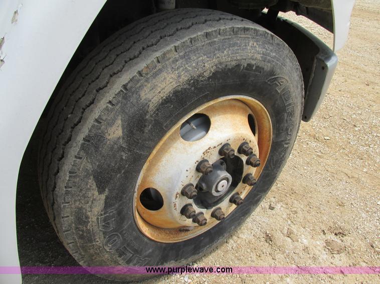 image for item BS9187 1998 Freightliner FL70 semi truck