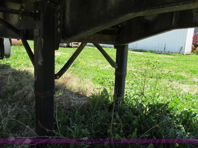 image for item BS9245 1982 Dorsey DGTL-80 flatbed trailer