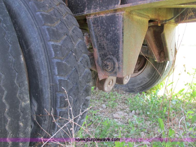 image for item BS9245 1982 Dorsey DGTL-80 flatbed trailer