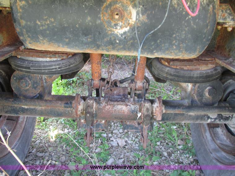 image for item BS9245 1982 Dorsey DGTL-80 flatbed trailer