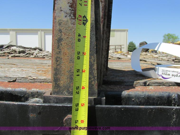 image for item BS9245 1982 Dorsey DGTL-80 flatbed trailer