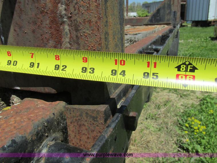 image for item BS9245 1982 Dorsey DGTL-80 flatbed trailer