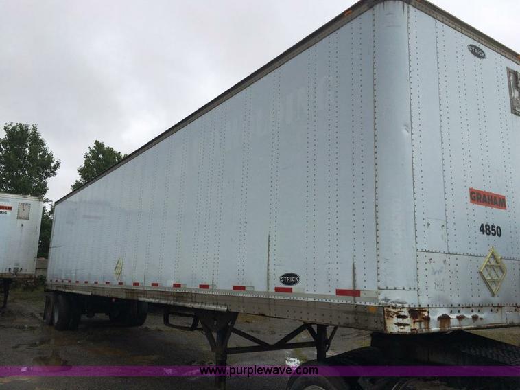 image for item D1556 1990 Strick dry van trailer