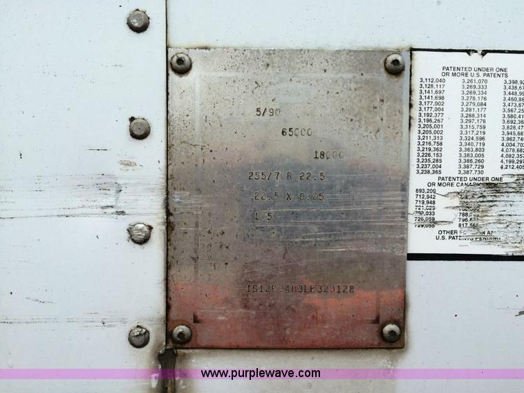 image for item D1556 1990 Strick dry van trailer