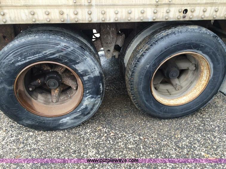 image for item D1556 1990 Strick dry van trailer