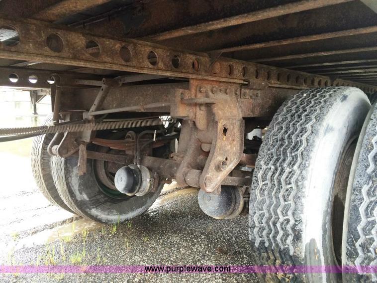 image for item D1556 1990 Strick dry van trailer