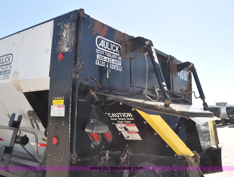 image for item F2472 2008 Aulick belt trailer