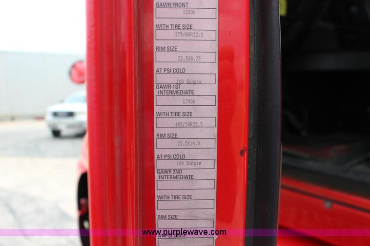 image for item F7928 2007 Kenworth T2000 semi truck