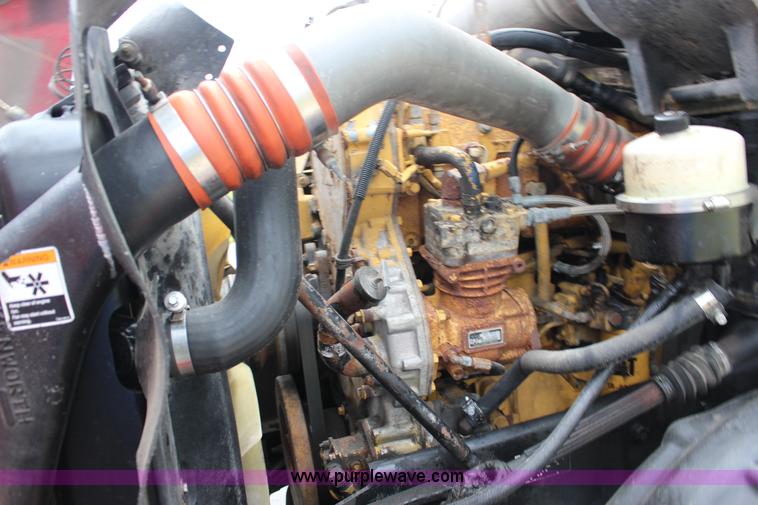 image for item F7928 2007 Kenworth T2000 semi truck